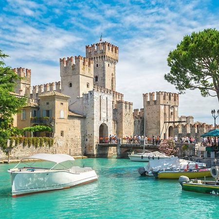 Free Parking - Blue Apartment Vicino Al Centro Sirmione Exterior photo