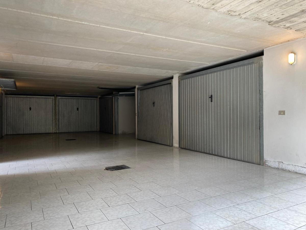 Free Parking - Blue Apartment Vicino Al Centro Sirmione Exterior photo
